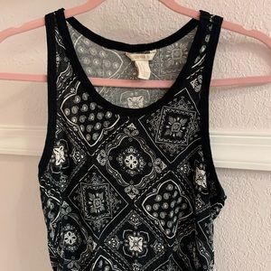 black patterned crop